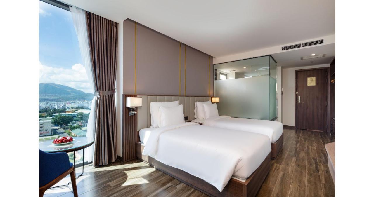 Amber Hotel Managed By Ht Nha Trang Exterior foto